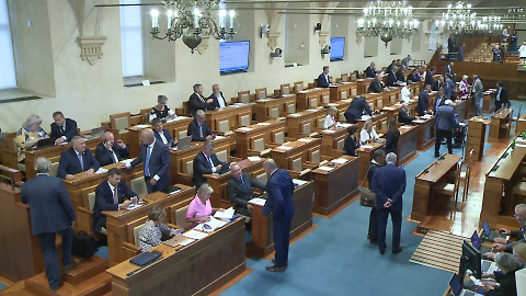 Záznam z jednání schůze Senátu PČR - 8. července