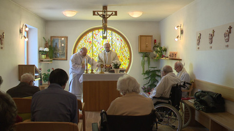 Cesty víry - Kněžské stáří