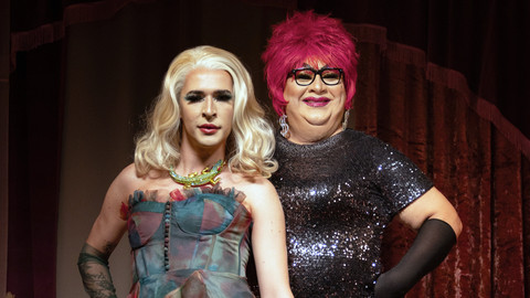 Chi Chi na gauči - 3/7 Cassiopeia: Skinny jeans jsou vkus