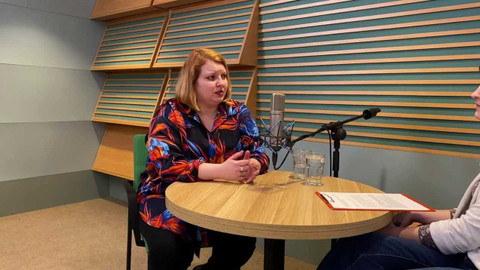 Background ČT24 - Adéla Jelínková