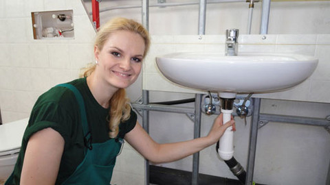 Devatero řemesel - Iva Pazderková instalatérkou