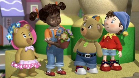 Místo pro Noddyho - Noddy a vysoká květina