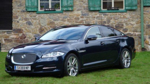 Auto Moto Revue - 9. října 2010