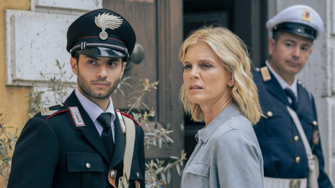 Signora Volpe - 2/3 Tajnosti a oběti