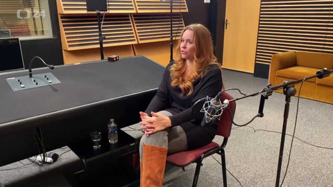 Background ČT24 - Sabina Slonková