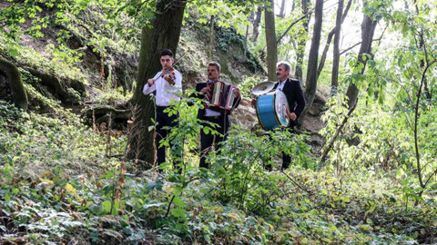 KOLOČAVA: Sedm dnů ve stejné řece