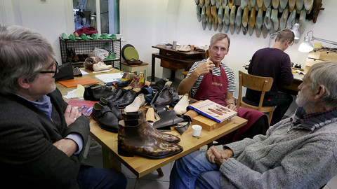 Třistatřicettři - Kam asi tak kráčíme?