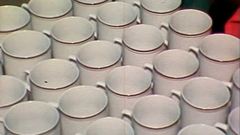 Archiv dne - 28. květen 1984: Hrnečky z Dubí u Teplic