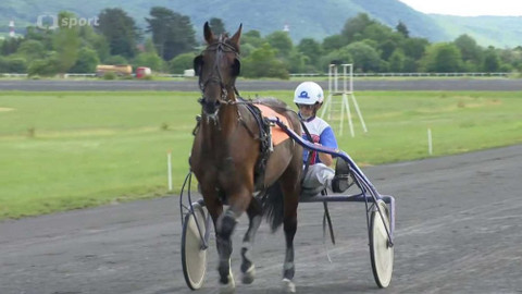 Dostihy - Velká červnová cena hlavního města Prahy