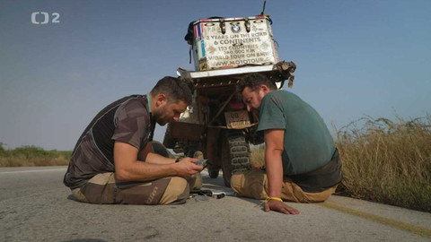 Po jedné stopě - 14/18 Z angolské televize na Měsíc
