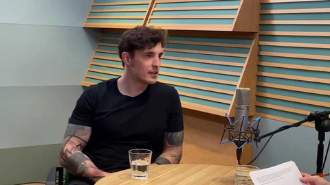 Background ČT24 - Čestmír Strakatý