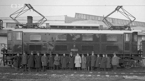 Zlatá dvacátá - 10/10 Východ Západu, Západ Východu