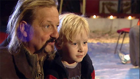 Teď vedou, babička s dědou - Jaromír Joo s vnukem