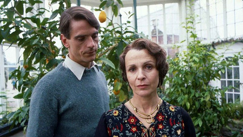 Návrat na Brideshead - 3/11 Ponuré denní světlo
