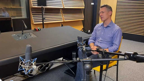 Background ČT24 - Martin Řezníček