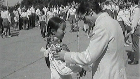 Archiv ČT24 - Pionýr brání mír