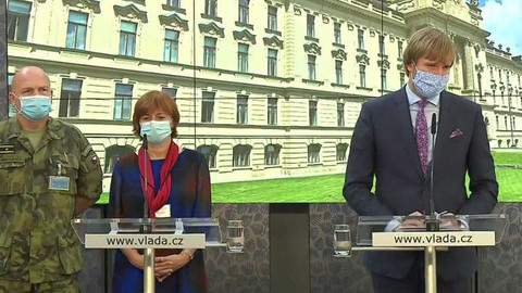 90’ ČT24 - Premiér Babiš a ministr Vojtěch znovu o pravidlech pro roušky a Dění v ruské politice.