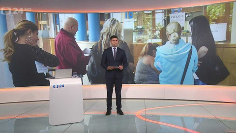 90’ ČT24 - Ohrozí soukromí nový způsob žádosti o sociální dávky?