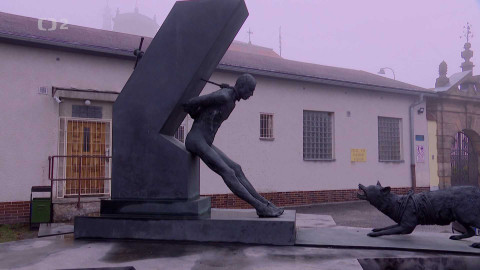 Cesty víry - Víra za zdí