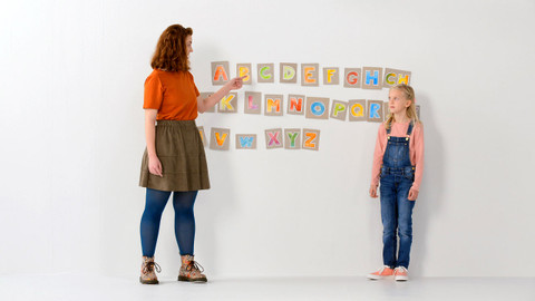 Slovohrátky - 10/13 Abeceda na hraní