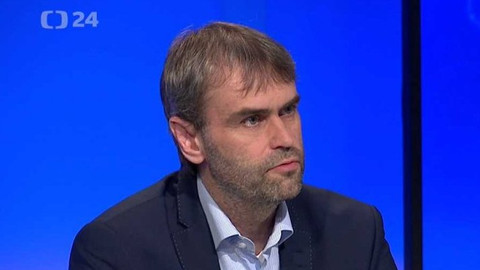 90’ ČT24 - Spor o reorganizaci policie