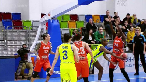 Basketbal - ZVVZ USK Praha - Famila Schio