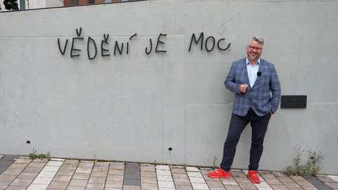 Volavky a predátoři - Současné české pomníky a pamětní desky