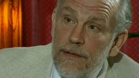 Na plovárně - John Malkovich