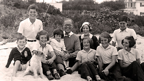 John F. Kennedy: Muž a mýtus - 1/2 Rodinné záležitosti