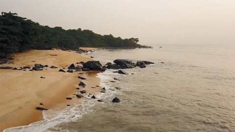 Po jedné stopě - 9/13 Zemí usekaných rukou, eboly i nádherných pláží