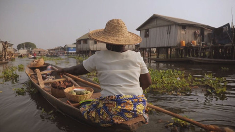 Po jedné stopě - 13/13 Egungun, duch, kterého se nedotýká