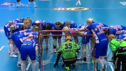 Pohár mistrů 2015 ve florbalu žen - FAT PIPE Florbal Chodov - SC Classic