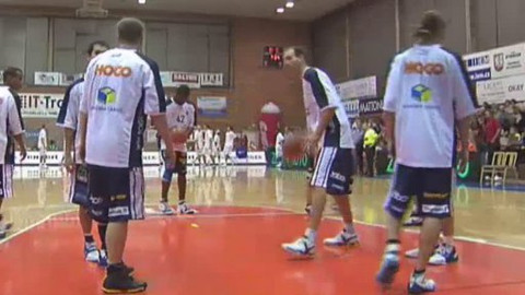 Basketbal - ČEZ Basketball Nymburk - BK Děčín