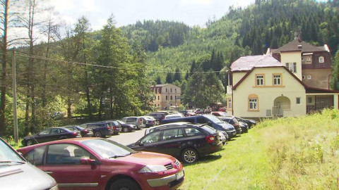 Nedej se! - Adršpach válcují auta