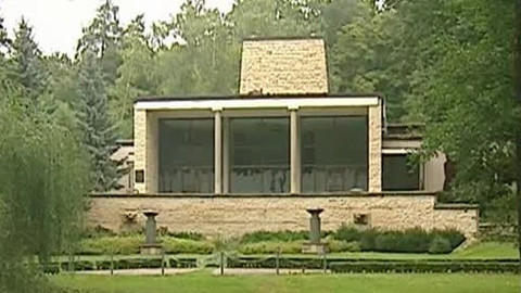 Moudronos - Od kolébky do hrobu