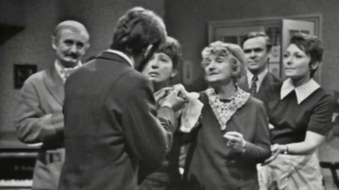 Taková normální rodinka - 1/8 Ženich