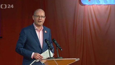 Mimořádné pořady ČT24 - Projev premiéra Sobotky k jednání ÚVV ČSSD