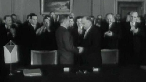 Archiv ČT24 - Osmičkové listopady