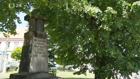 Naše válka - pomníky - Milovice