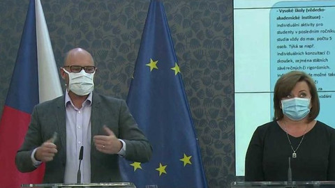 90’ ČT24 - Do školy možná v červnu?