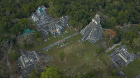 Starobylé stavby - 2/6 Tikal, město v džungli