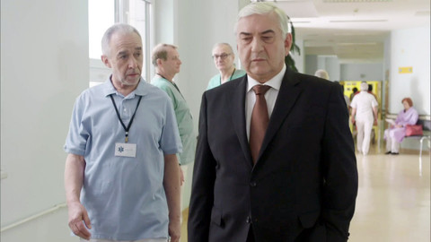 Doktor Martin - 12/16 V kurníku