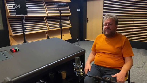 Background ČT24 - Pavel Pawluscha Novotný