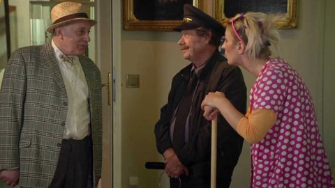 Sám v muzeu - Škoda lásky