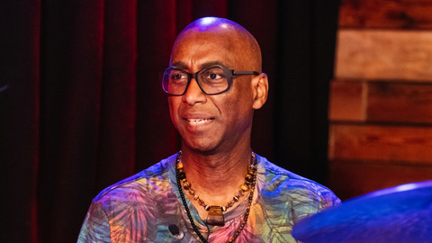 Na plovárně - Omar Hakim