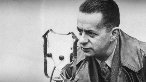 Haló, hlásí se redaktor Laufer!