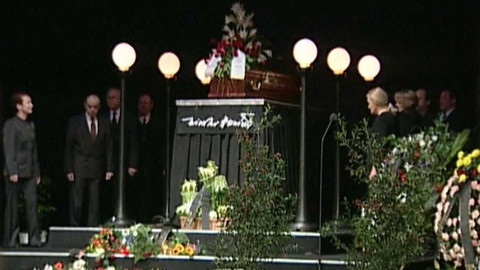 Archiv ČT24 - Trojkové únory