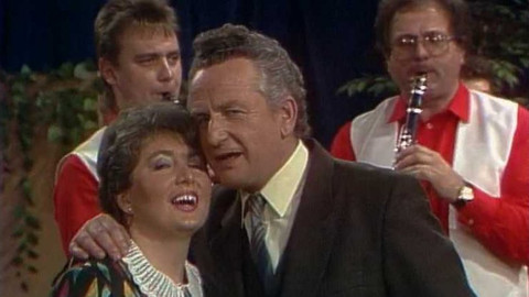 Písničky s ozvěnou - Písničky na březen