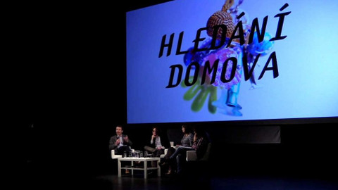 Jeden svět - Demokracie v rukou technokratů