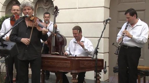 Folklorika - Basa tvrdí muziku